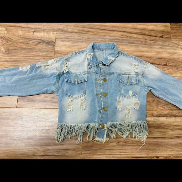 Cropped fringe jean jacket ripped light blue size small adult - Picture 3 of 9